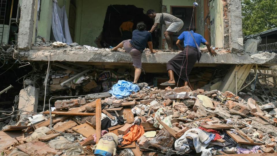 myanmar’searthquakekilledover10002376injured