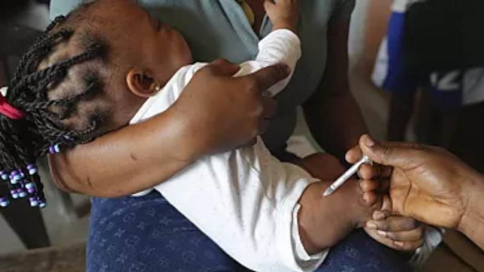 whoapprovesfirstmalariatreatmentforinfants