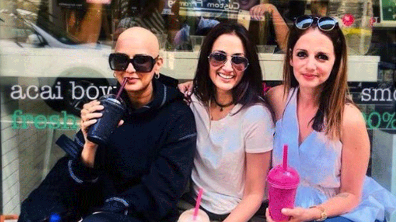 sonalibendrehasgonebaldandsays"inthismomentiamreallyhappy"