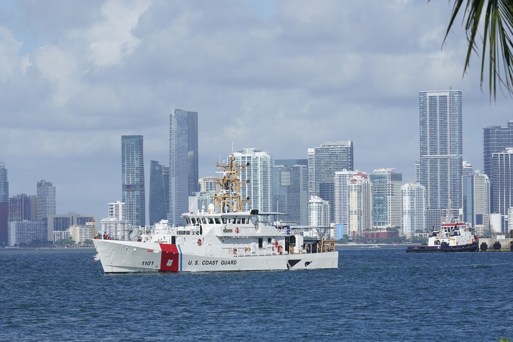 capsizedboatfoundnearflorida