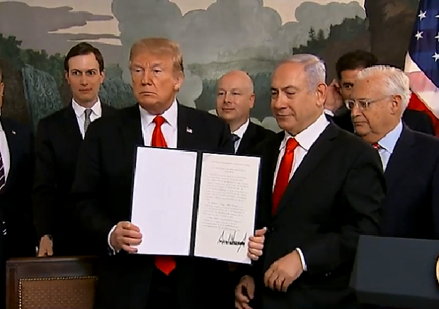 trumpsignproclamationrecognisingisraelssovereigntyovergolanheights