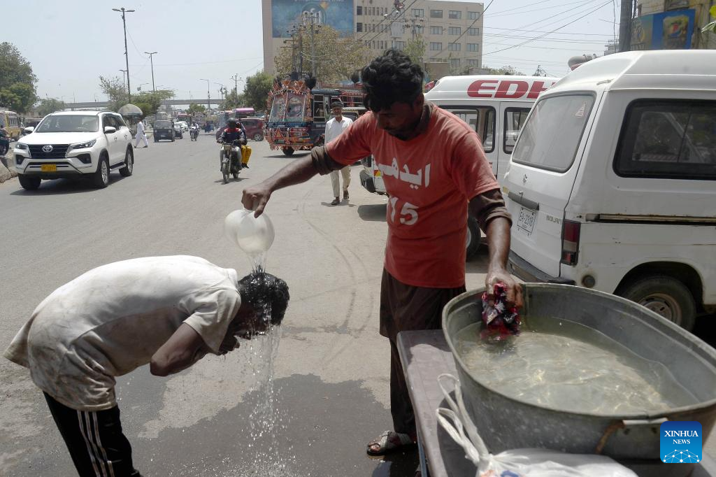 Schools Shut due to severe heatwave in Pakistan