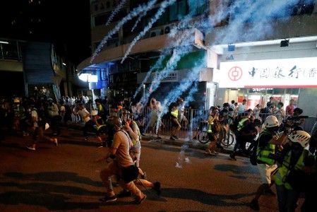 hongkongproteststurntoviolentclashes