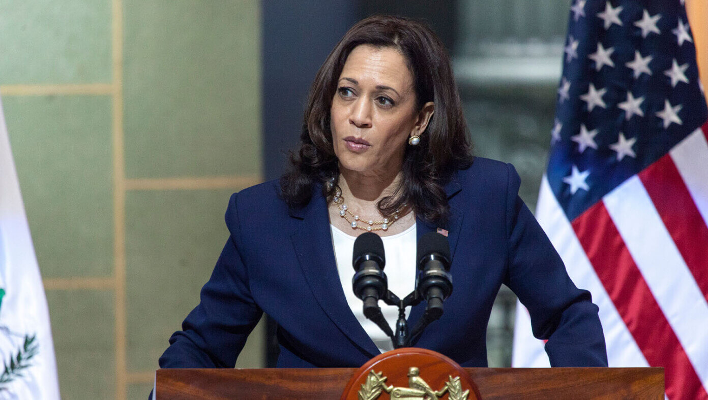 kamalaharrisdoctordeclaresherexcellenthealthdeemsherfittoserve