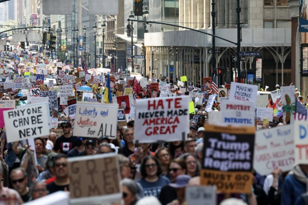 thousandsofprotestersrallyagainsttrumpacrossus