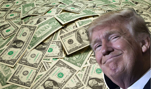 donaldtrumpconfirmshe‘won’ttakeonepenny’ofmassive£320000president’ssalary
