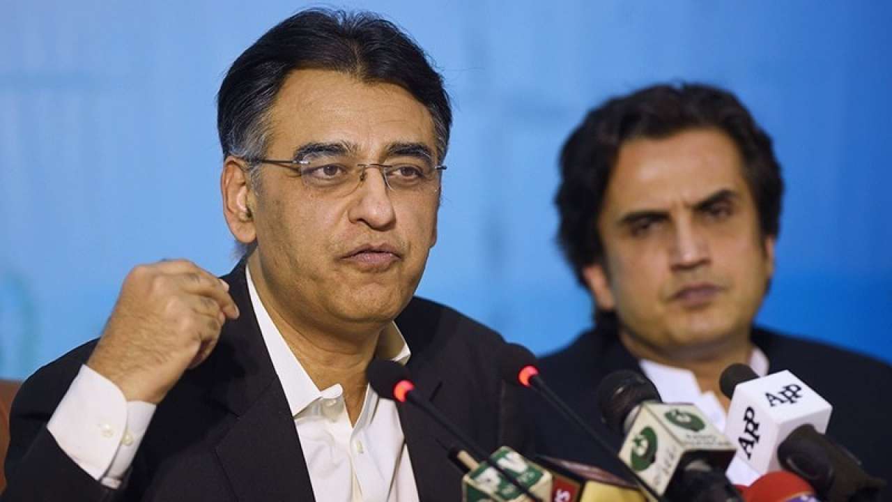 pakistansfinanceministerasadumarhassteppeddownfromcabinet