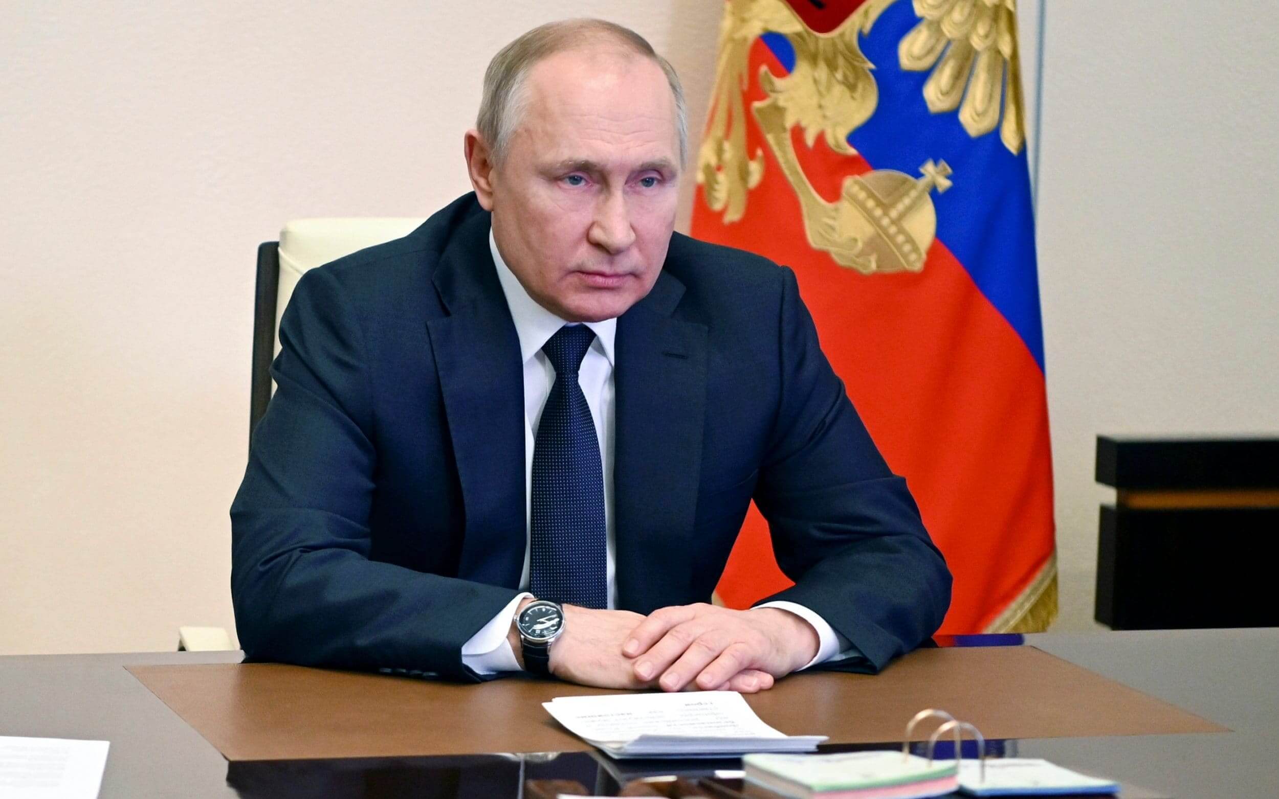 russianpresidentvladimirputinis"veryill"sufferingfrombloodcancer:reports