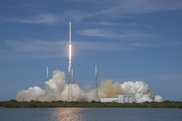 spacexlaunchesrocketlandedsuccessfullyonoceanplatform