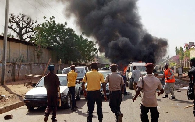 atleast27peoplekilledintwinsuicideattacksinnigeria