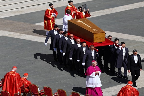 popefrancislaidtorestaftervaticanfuneralservice