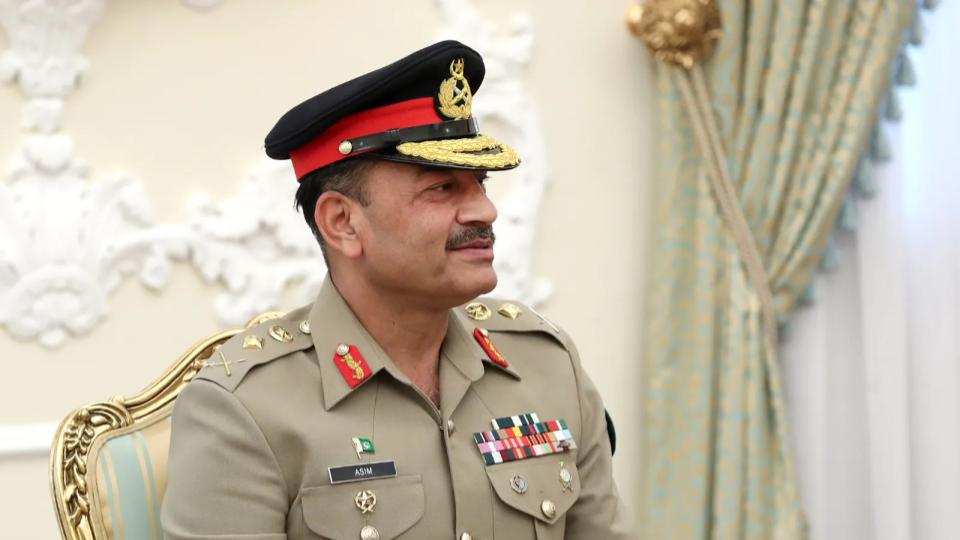 pakistanarmychiefasimlikelytovisittehranamidiranustalks