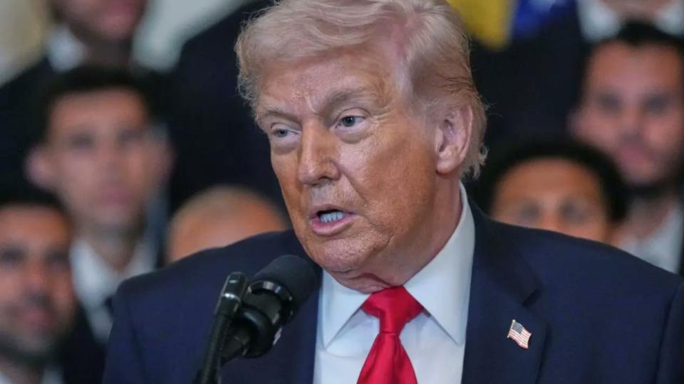 Trump Says It’s Up to Other Nations to Open Hormuz 