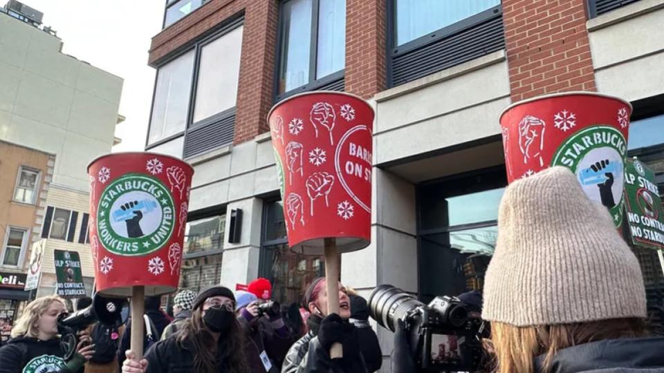 Starbucks to pay USD 35 million to NYC workers for violating labor law