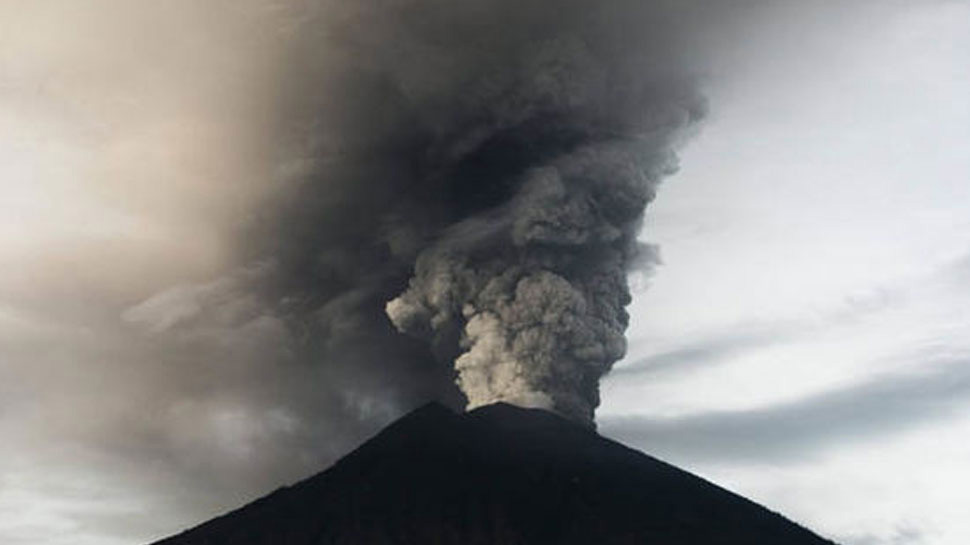 indonesiashutsbalisairportfor3rddayduetovolcanicash