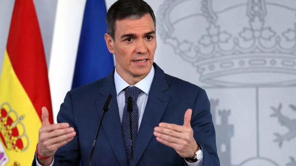 Spanish PM Pedro Calls for Opening of Strait of Hormuz