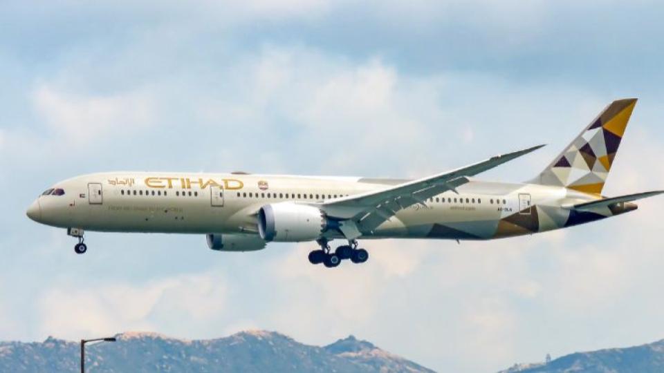 Etihad Airways says it is buying Boeing aircraft during Trump trip