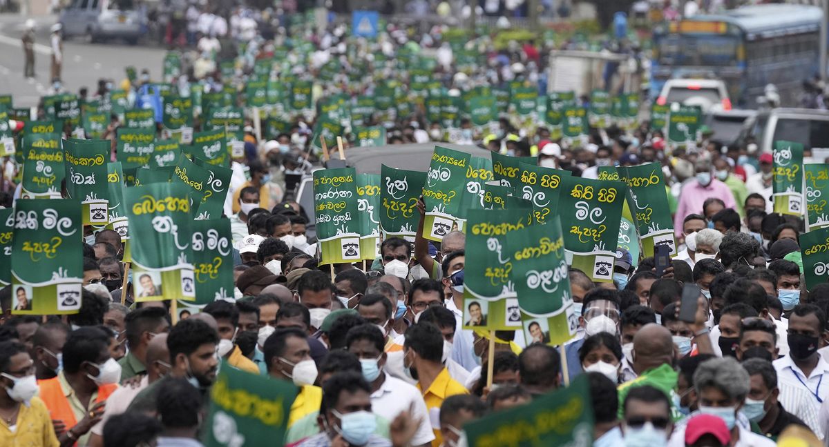 protestsagainstpriceriseofessentialitemscontinueinsrilanka