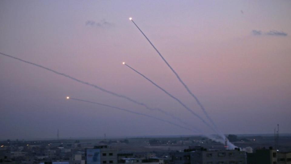 gaza-launches-fresh-rocket-attacks-on-israeli-border-areas