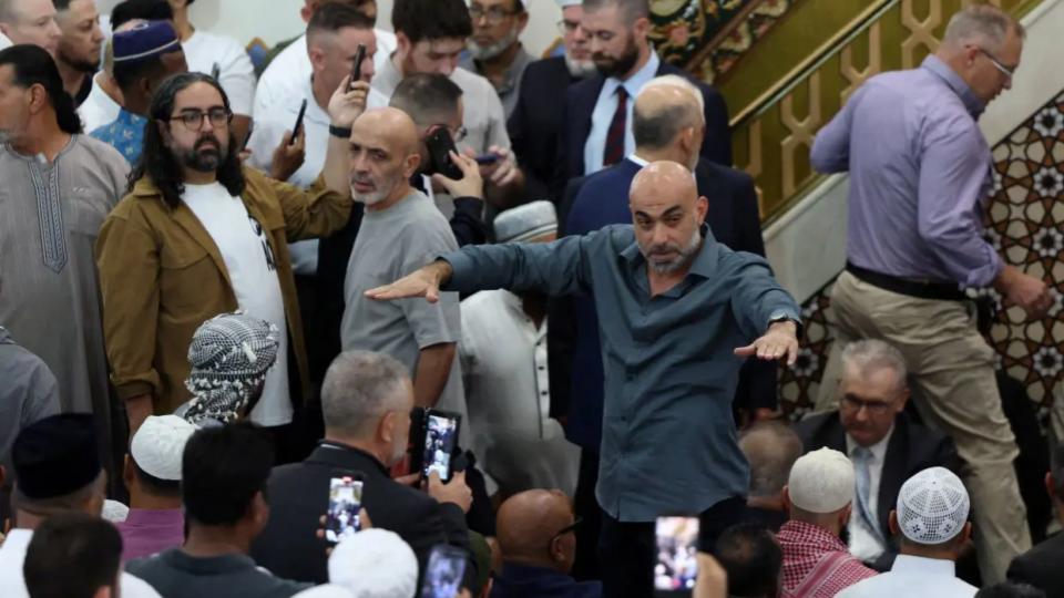 Australian Mosque Protesters heckle PM Albanese over Israel and Gaza stance