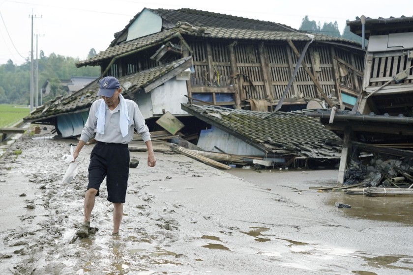 japanfloodsleaveupto34dead