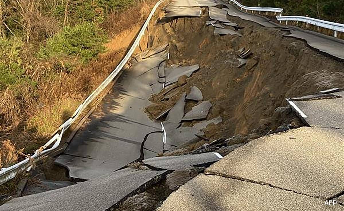 earthquake:japanliftsalltsunamiwarnings