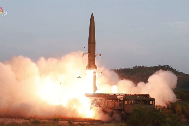 northkoreafirestwoshortrangeballisticmissilesintoseaoffitseastcoast