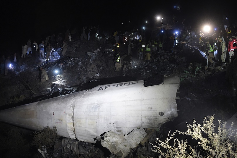 pakplanecrashesinnorthernpakistan;47killed