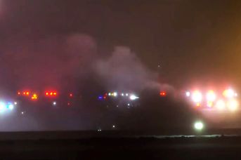7 dead, 1 critical after private jet crashes during winter storm at US airport