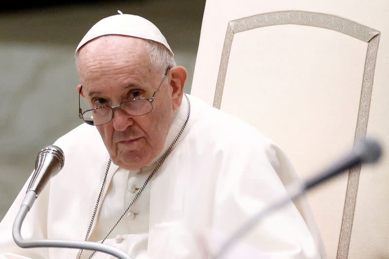 popeurgescountriestotakeinafghanrefugees
