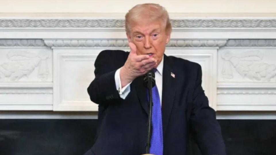 Donald Trump Launches Fresh Attack on Supreme Court Tariff Ruling