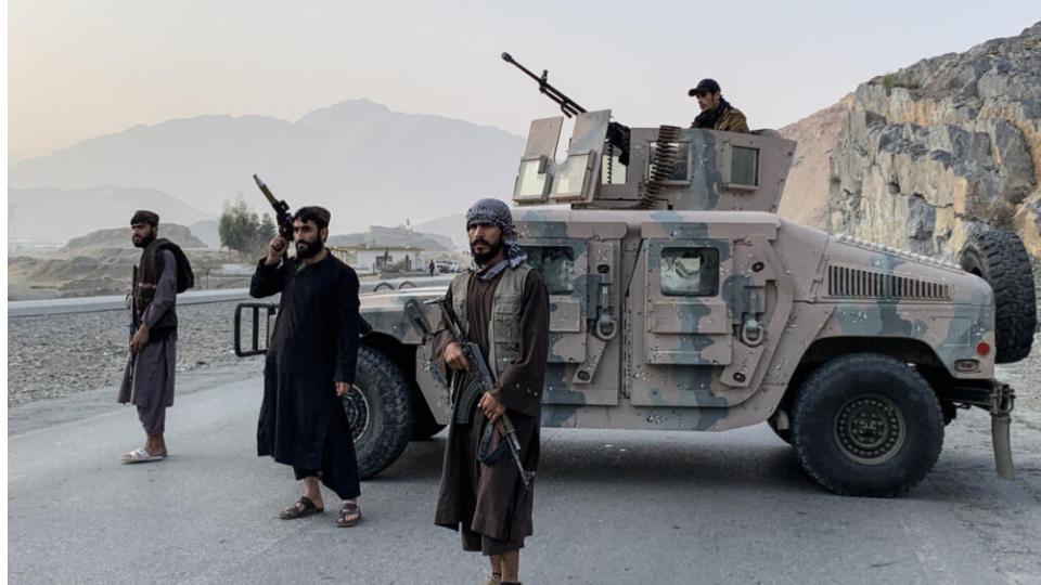 Afghan forces seize key Pakistani posts along border