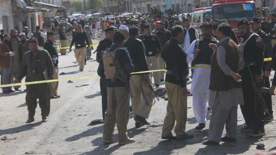 14injuredingrenadeattackinpakistan