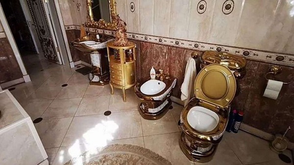 russia:goldentoiletkitchenhallsfoundincopslavishmansionduringcorruptionprobe