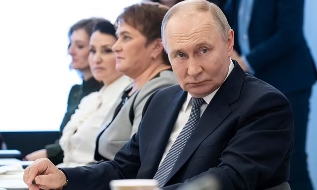 russiaexpelstwobritishdiplomatsonchargesofespionage