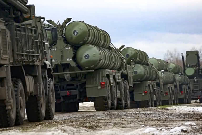 diplomatsmeetinmoscowandberlinasrussiandrillsheld
