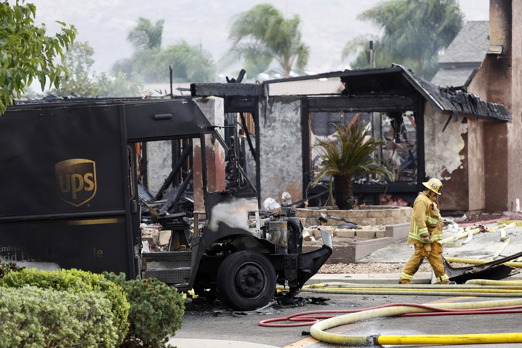 atleast2deadincaliforniaplanecrash