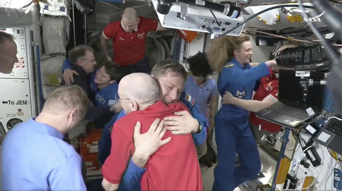 spacex10missionastronautsenterinternationalspacestationaftersuccessfuldocking
