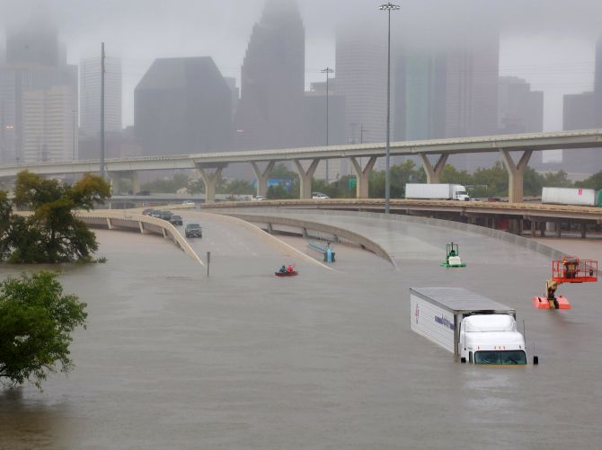 hurricaneharveyclaimssevenlivesintexas