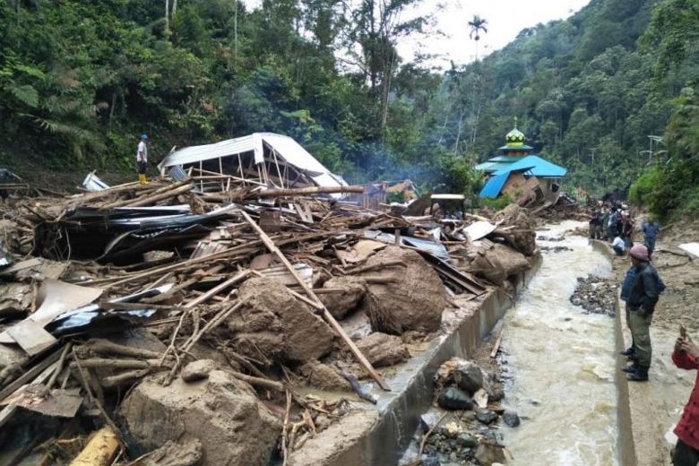 atleast22deadinindonesiafloodsandlandslides