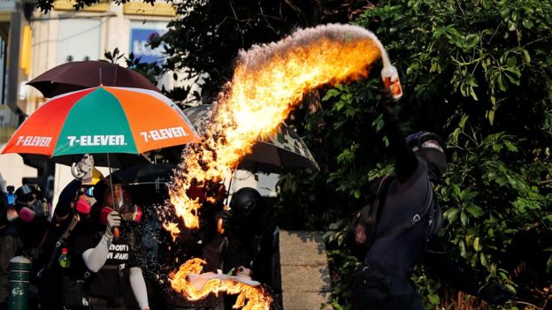 hongkong:petrolbombstossedatpoliceinlatestprotest