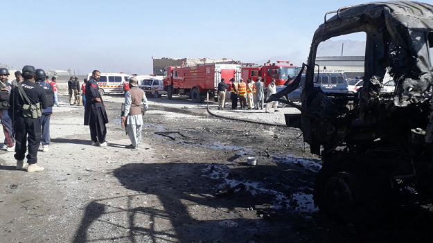 balochistan:7killedinblastinsidepolicetruckinquetta