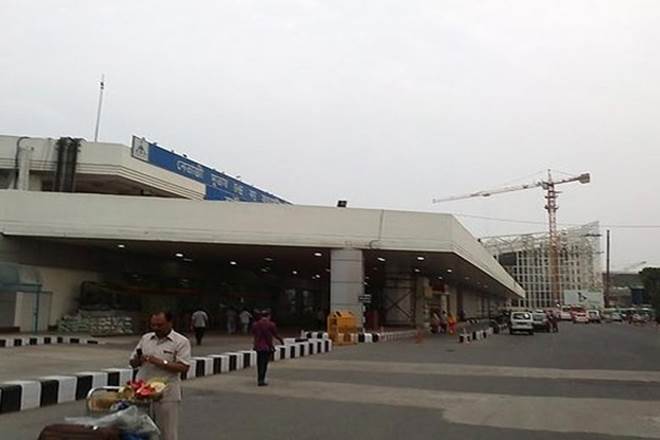 eurosworthrs44lakhhiddeninvegetablesseizedatkolkataairport2held