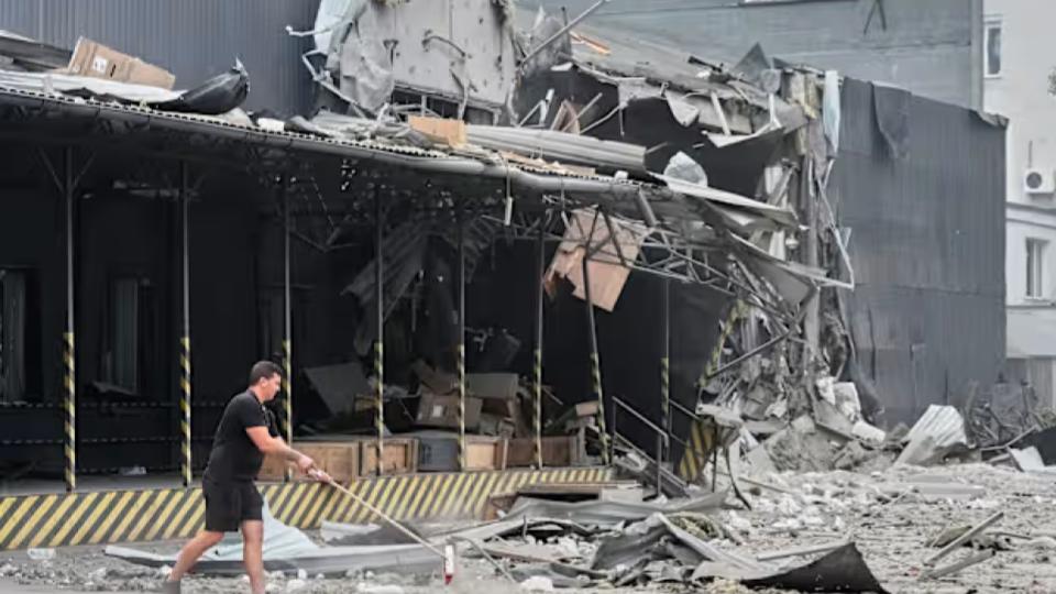 Russian missile, drone barrage in Ukrainian kills 15 poeople