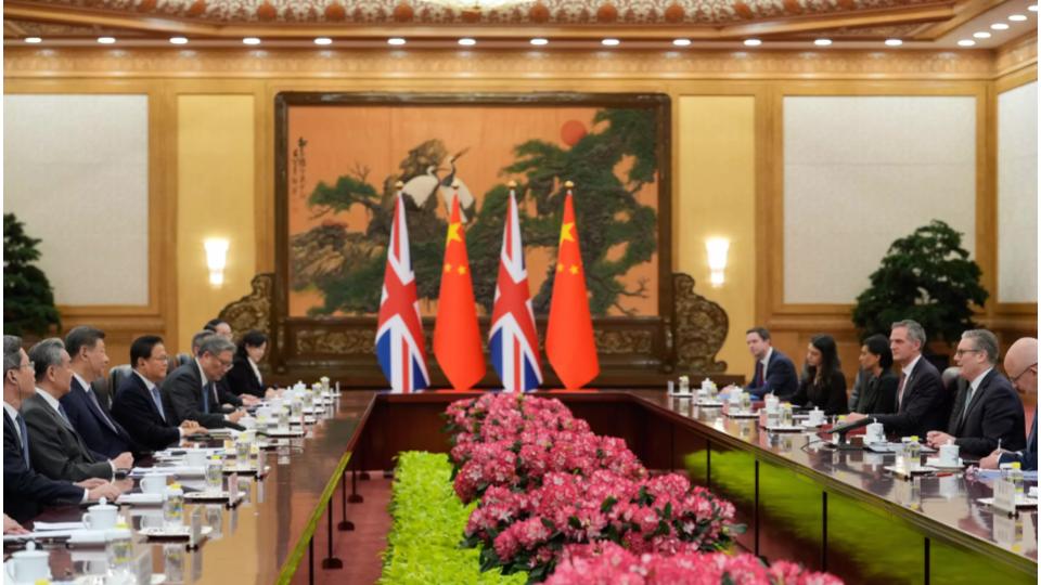 British PM Starmer Meets with Chinese President Xi Jinping