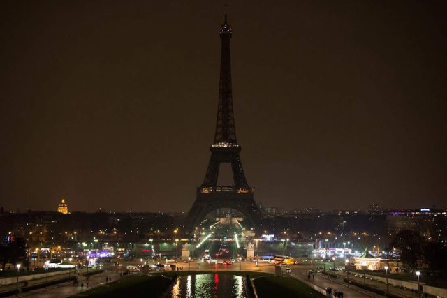 eiffeltowertogodarktopaytributetolondonbridgeattackvictims