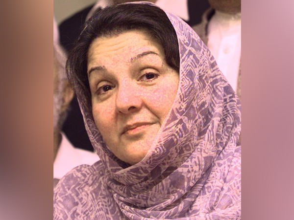nawazsharifswifeconsciousstillonventilator