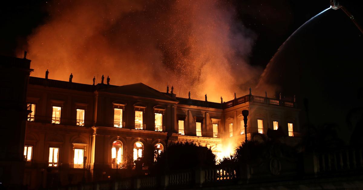 brazil:massivefirebreaksoutat200yearoldmuseuminriodejaneiro
