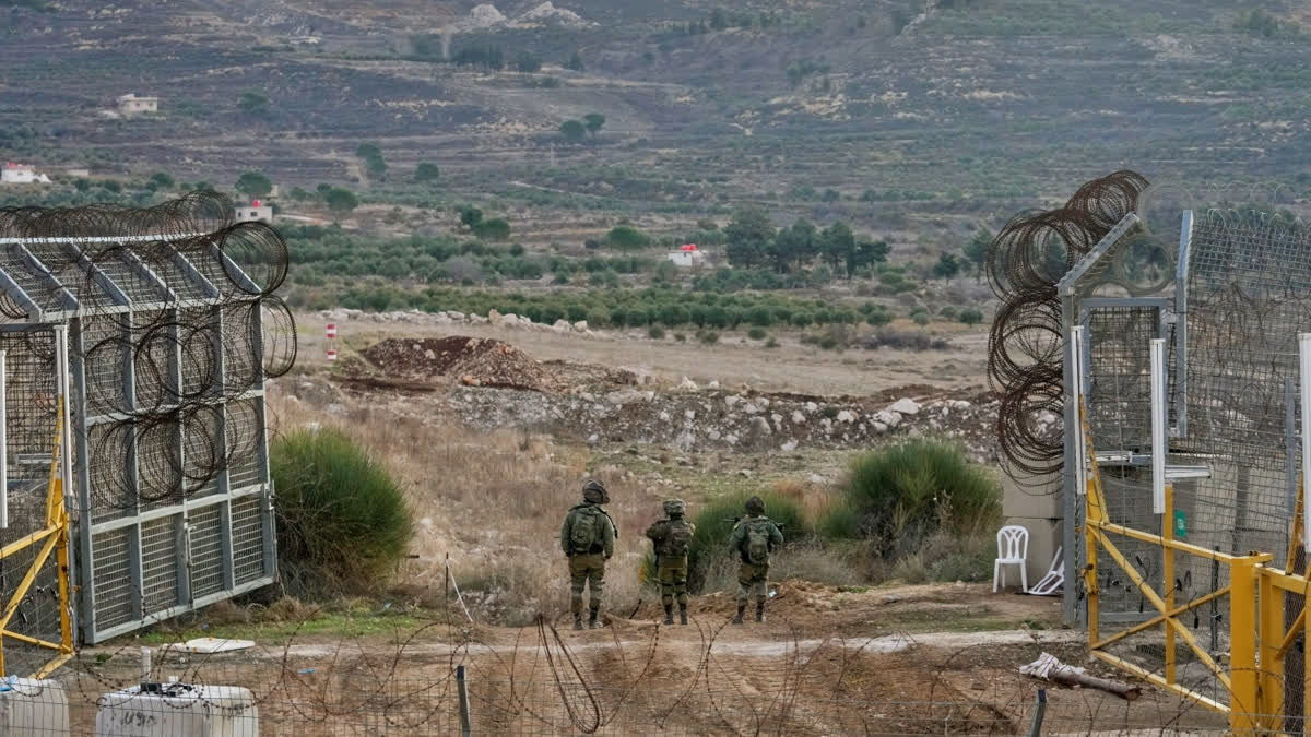 israelstrikestwomilitarybasesincentralsyria