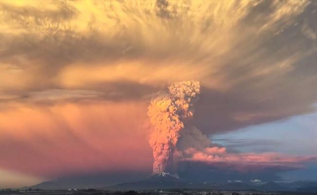 volcanoeruptioninaleutianislandssparksaviationalert